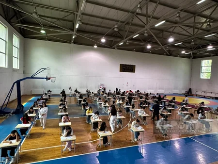 Marneulidə azərbaycanlı abituriyentlər üçün ödənişsiz sınaq imtahanı keçirilib