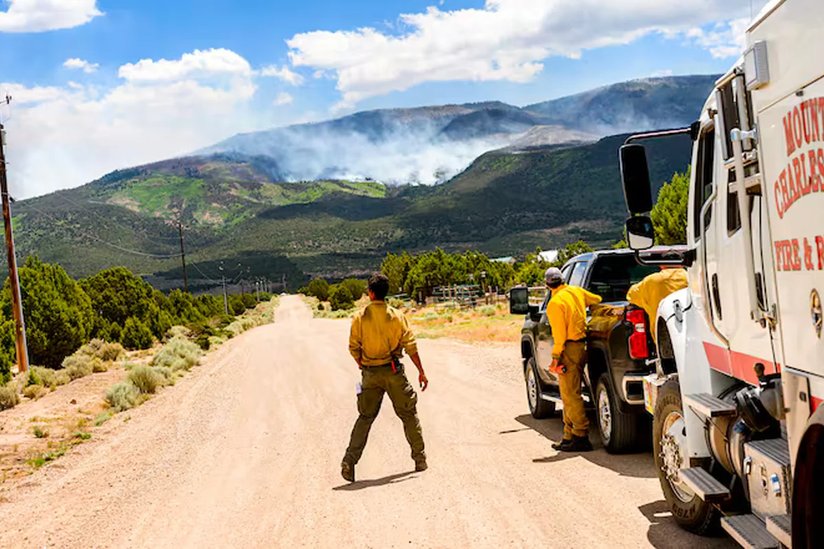 3 firefighters killed, 2 injured while tackling wildfires on Colorado-Utah border