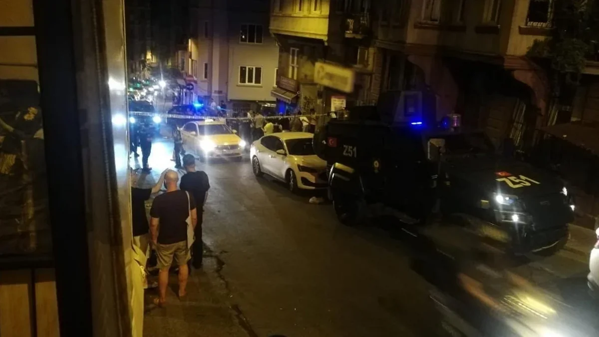 İstanbulda əldəqayırma qurğu partlayıb