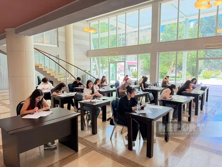 Marneulidə azərbaycanlı abituriyentlər üçün ödənişsiz sınaq imtahanı keçirilib