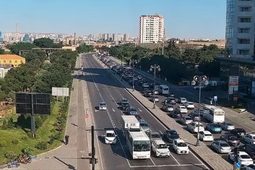 Bakıda 7 istiqamətdə tıxac müşahidə olunur