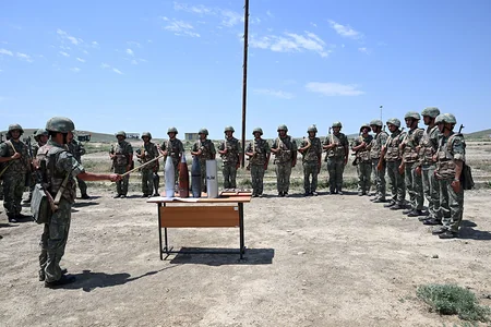 Azerbaijani Army conducts demonstration classes with new officers