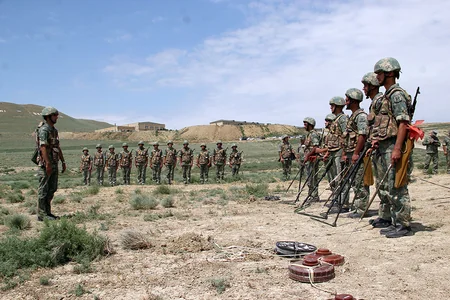Azerbaijani Army conducts demonstration classes with new officers