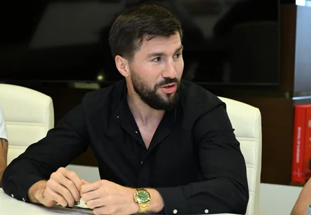 Fərid Qayıbov UFC Fight Nightda çıxış edən azərbaycanlı idmançılarla görüşüb