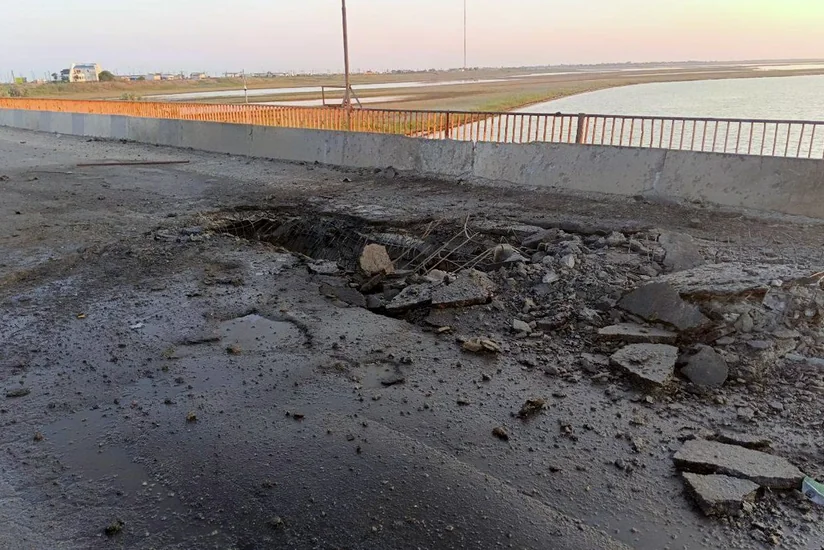 Ukrayna Krımda və Zaporojye vilayətində iki körpüyə zərbə endirib