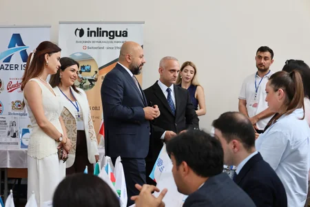 İçərişəhərdə əmək yarmarkası keçirilib, 322 aktiv iş yeri təqdim edilib