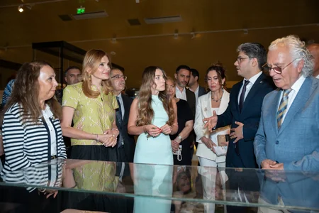 Xalça Muzeyində Bir mədəniyyət xəzinəsi: Divanü lüğat-it-türk adlı sərgi açılıb