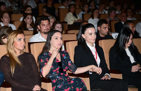 Leyla Əliyeva Onlardan biri: Emil adlı anım tədbirində iştirak edib
