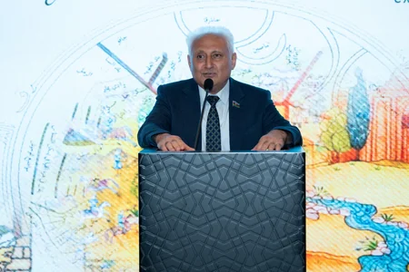 Xalça Muzeyində Bir mədəniyyət xəzinəsi: Divanü lüğat-it-türk adlı sərgi açılıb
