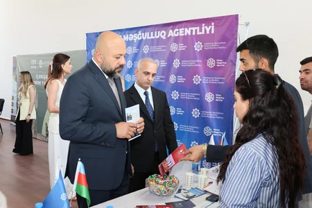 İçərişəhərdə əmək yarmarkası keçirilib, 322 aktiv iş yeri təqdim edilib