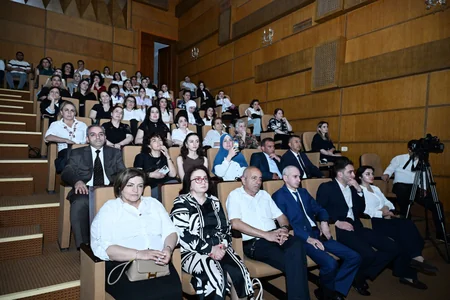Leyla Əliyeva Onlardan biri: Emil adlı anım tədbirində iştirak edib