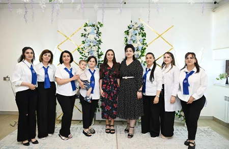 Leyla Əliyeva Şəkidə Uşaq evi sosial xidmət müəssisəsinin sakinləri ilə görüşüb