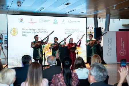 Xalça Muzeyində Bir mədəniyyət xəzinəsi: Divanü lüğat-it-türk adlı sərgi açılıb