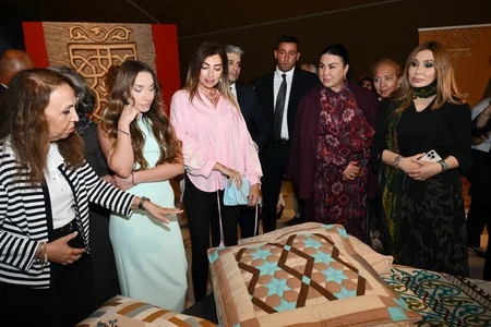 Azərbaycan Milli Xalça Muzeyində Bir mədəniyyət xəzinəsi: Divanü lüğat-it-türk sərgisi açılıb
