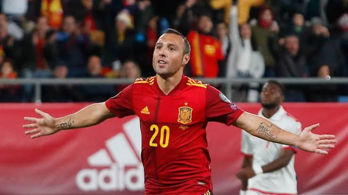 İspaniya millisinin sabiq futbolçusu Santi Kazorla karyerasını başa vurub
