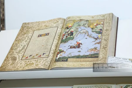 Birinci Türkoloji Qurultayın 100 illiyinə həsr olunmuş nəşrlərin təqdimatı olub