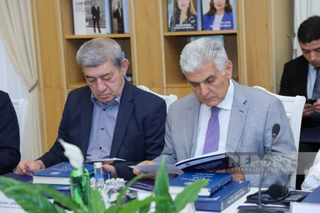 Birinci Türkoloji Qurultayın 100 illiyinə həsr olunmuş nəşrlərin təqdimatı olub