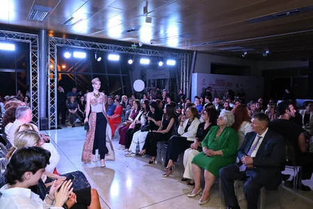 Azərbaycan Milli Xalça Muzeyində Zamanın naxışları moda nümayişi təşkil olunub