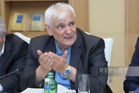 Birinci Türkoloji Qurultayın 100 illiyinə həsr olunmuş nəşrlərin təqdimatı olub