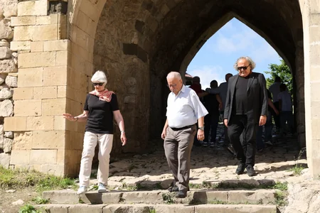 Türk Dünyası Həftəsinin iştirakçıları Şuşanın tarixi-mədəni irsi ilə tanış olublar