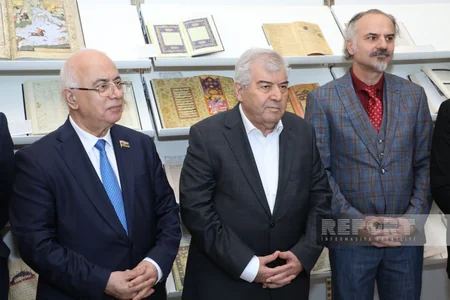 Birinci Türkoloji Qurultayın 100 illiyinə həsr olunmuş nəşrlərin təqdimatı olub