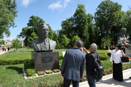 Türk Dünyası Həftəsinin iştirakçıları Şuşanın tarixi-mədəni irsi ilə tanış olublar