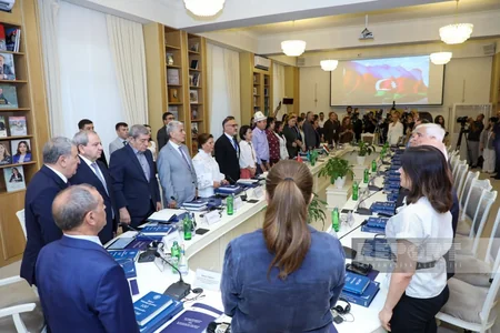 Birinci Türkoloji Qurultayın 100 illiyinə həsr olunmuş nəşrlərin təqdimatı olub