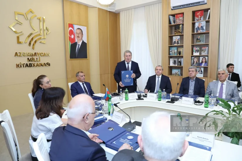 Birinci Türkoloji Qurultayın 100 illiyinə həsr olunmuş nəşrlərin təqdimatı olub