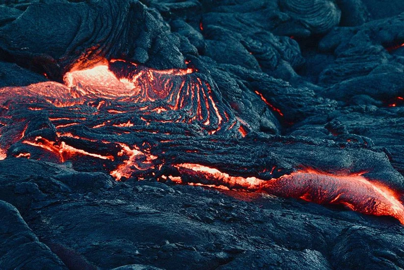 Kamçatkadakı Şiveluç vulkanı 9 kilometr hündürlüyə kül püskürüb