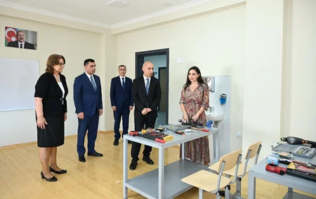 Leyla Əliyeva Yevlaxda məktəb binasının açılışında iştirak edib