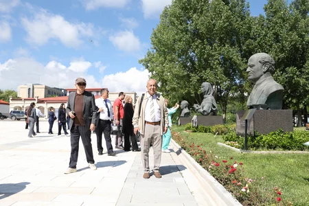 Türk Dünyası Həftəsinin iştirakçıları Şuşanın tarixi-mədəni irsi ilə tanış olublar