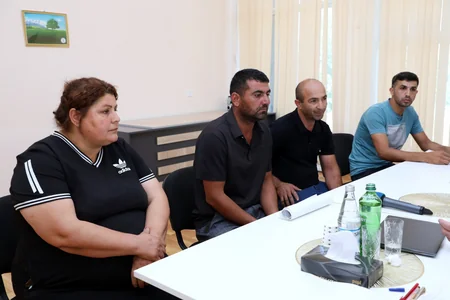 Azər Məmmədov Qobustanda vətəndaşları qəbul edib
