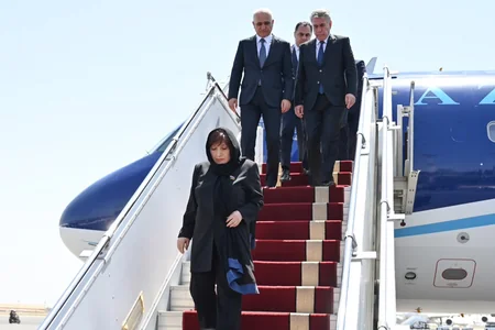 Sahibə Qafarova Xameneinin vida mərasimində iştirak edib