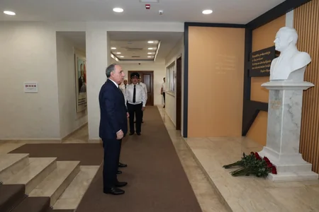 Kamran Əliyev Xətai rayonunda vətəndaşları qəbul edib