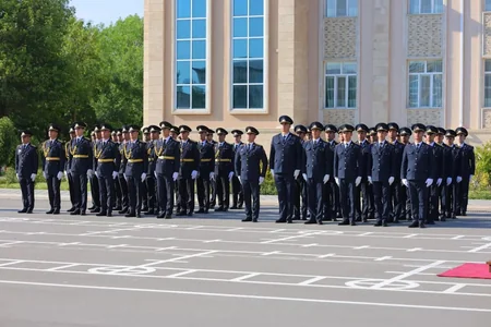 Naxçıvanda Orta İxtisas Polis Məktəbində Polis Günü və buraxılış mərasimi keçirilib