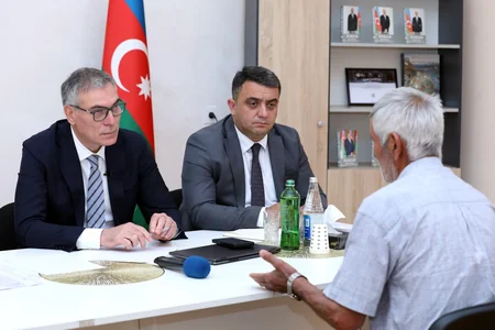 Azər Məmmədov Qobustanda vətəndaşları qəbul edib