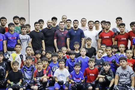 Naxçıvanda UFC döyüşçüsü Fərman Həsənovun ustad dərsi keçirilib