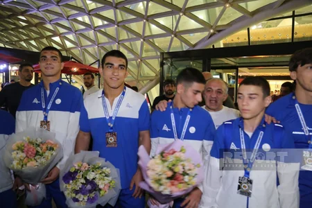 Avropa çempionatında tarixi nəticəyə imza atan Azərbaycan cüdoçuları Vətənə qayıdıb