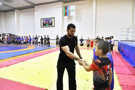 Naxçıvanda UFC döyüşçüsü Fərman Həsənovun ustad dərsi keçirilib