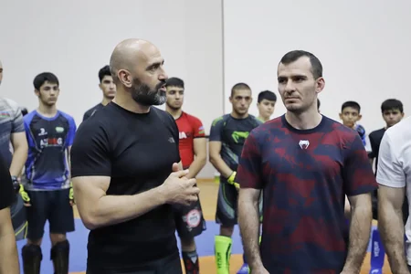 Naxçıvanda UFC döyüşçüsü Fərman Həsənovun ustad dərsi keçirilib