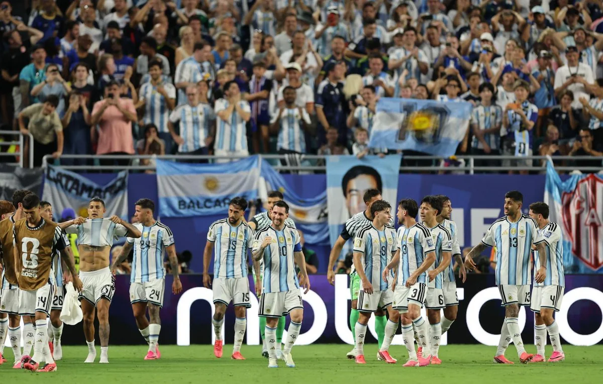DÇ-2026: Argentina Kabo Verdeni çətinliklə məğlub edərək 1/8 finala yüksəlib - YENİLƏNİB-10