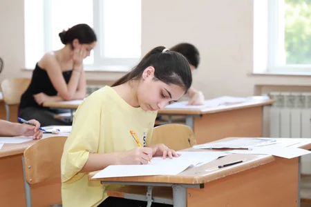II və III ixtisas qrupları üzrə qəbul imtahanı keçirilib, 11 nəfərdə telefon aşkarlanıb - YENİLƏNİB