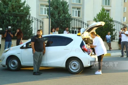 Şükürbəyliyə yola salınan köç karvanı kəndə çatıb, açarlar təqdim olunub - YENİLƏNİB-2