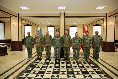 Azərbaycan və Türkiyə arasında hərbi təhsil sahəsində əməkdaşlıq müzakirə edilib