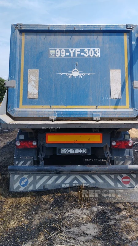 Oğuzda buğda daşıyan TIR yanıb