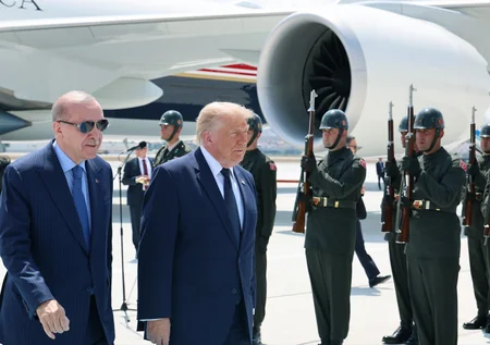 Президент Дональд Трамп прибыл в Анкару