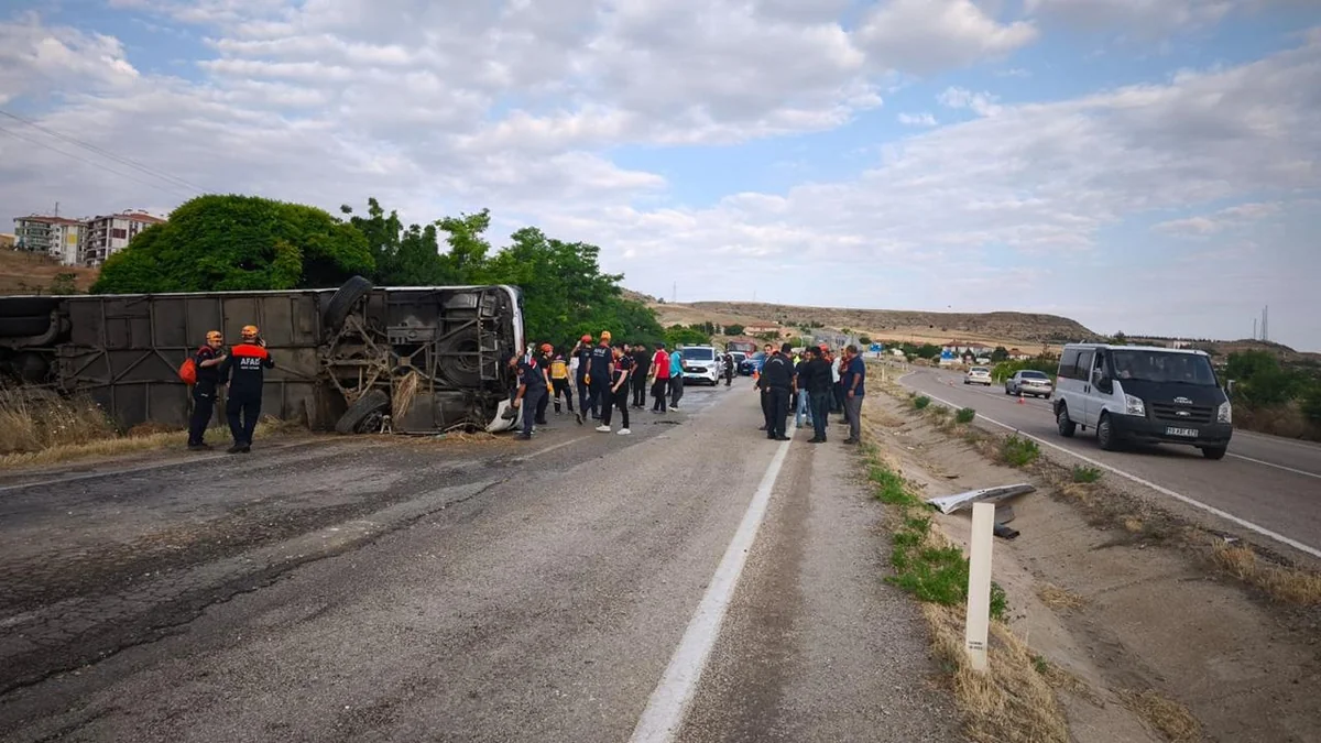 В Турции перевернулся автобус, есть пострадавшие