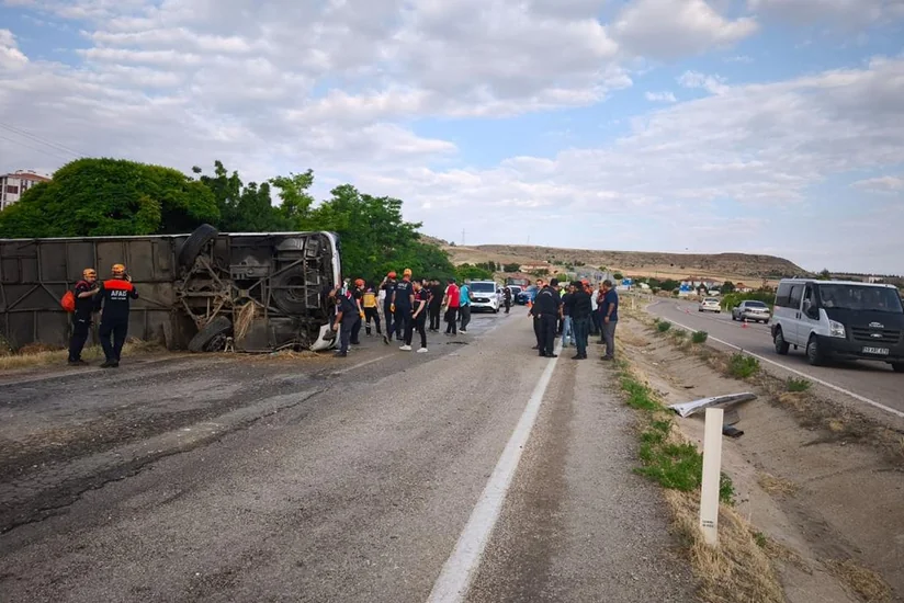 Türkiyədə avtobus aşıb, 41 nəfər xəsarət alıb