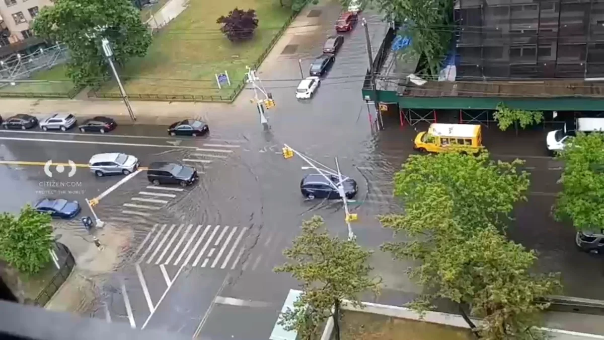 Güclü yağışlar Nyu-York üçün ciddi problemlər yaradıb