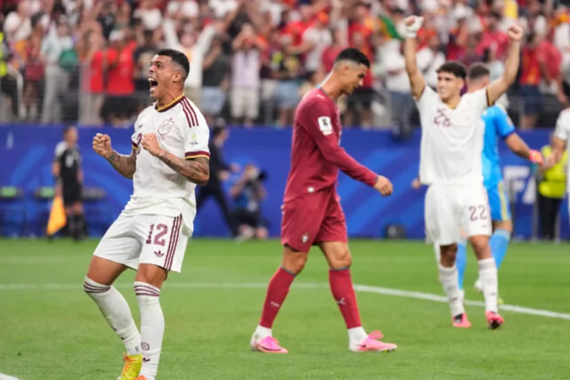 İspaniya dünya çempionatlarında ardıcıl 6 oyunda qapısını toxunulmaz saxlayan ilk komanda olub